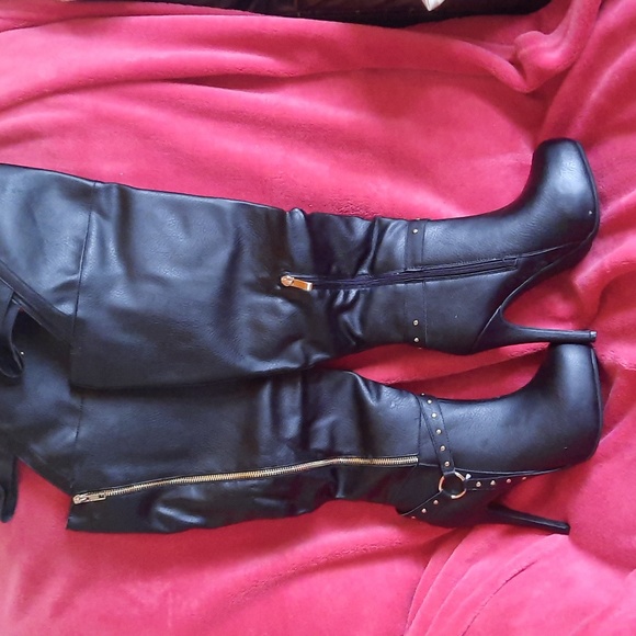 Women's high heeled boot - Picture 2 of 9